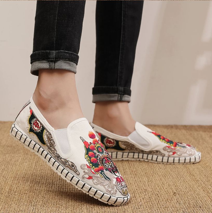 Old Beijing Cloth Shoes for Both Men and Women Made Multi-Layered Sole Chinese Style Embroidered Shoes Fashionable and Comfortable