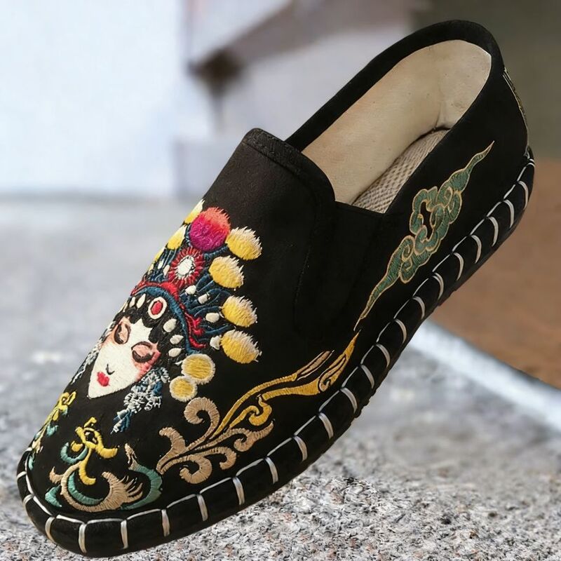 Old Beijing Cloth Shoes for Both Men and Women Made Multi-Layered Sole Chinese Style Embroidered Shoes