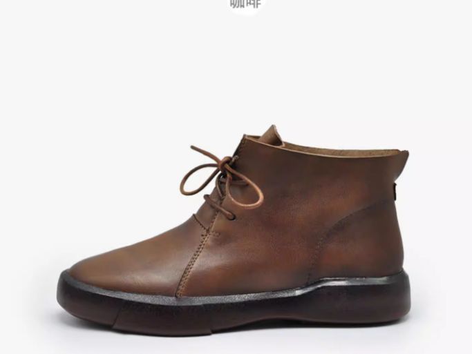 Vintage Boots with an English Style - Martin Boots for Women in Winter, With Thick Padding and a Short Heel.