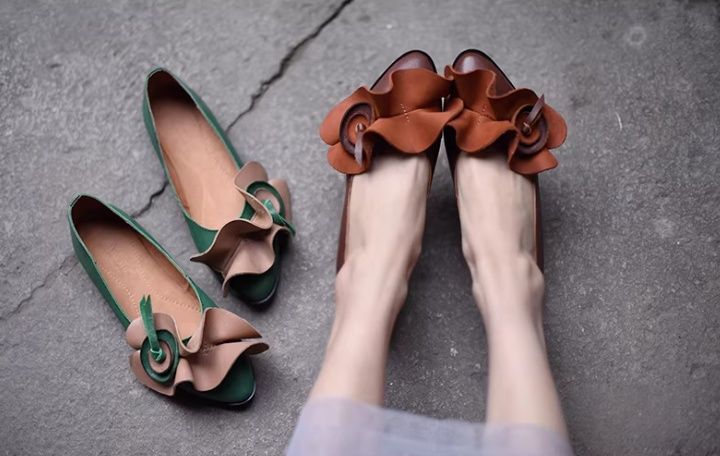 Vintage Leather Flower Flat Shoes for Women