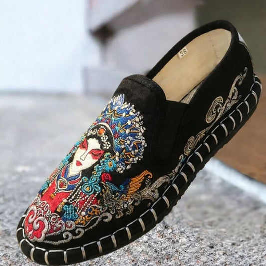 Old Beijing Cloth Shoes for Both Men and Women Made Multi-Layered Sole Chinese Style Embroidered Shoes