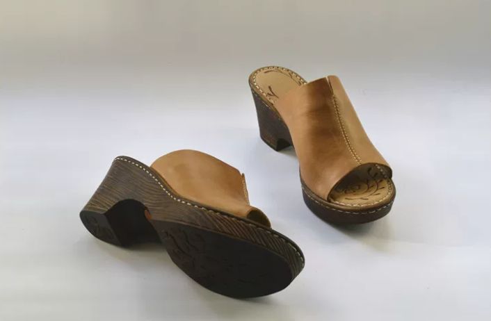 Leather High-Heeled Sandals with Pointed Toes Casual and Retro Style Made of Genuine Leather