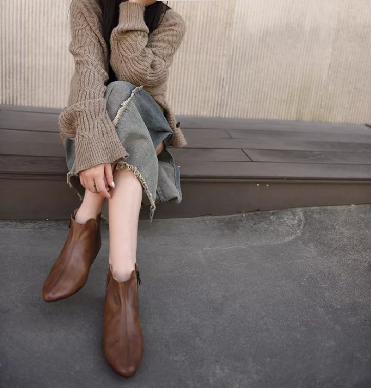 Retro Pointed-toe Short Boots for Women Flat Sole Lined with Fleece New Style Single Boot Genuine Leather Brown Black Color.
