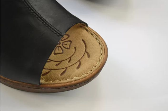 Leather High-Heeled Sandals with Pointed Toes Casual and Retro Style Made of Genuine Leather