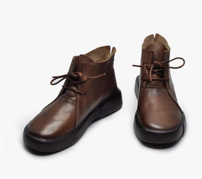 Vintage Boots with an English Style - Martin Boots for Women in Winter, With Thick Padding and a Short Heel.