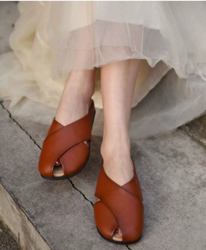 Handmade Leather Slippers for Women Flat-bottomed, Casual, Versatile, Soft-Soled, Fish-Toe Style Flip-Flop, Suitable for Outerwear