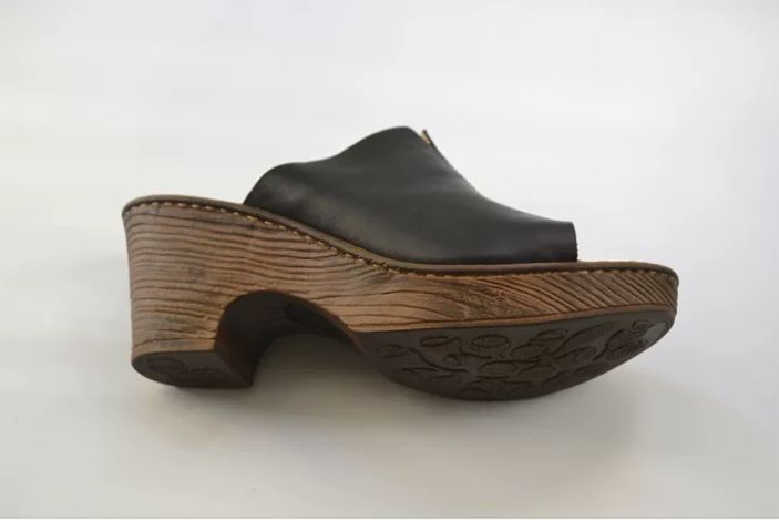 Leather High-Heeled Sandals with Pointed Toes Casual and Retro Style Made of Genuine Leather