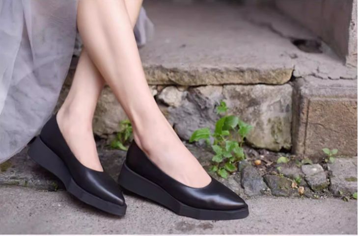Handmade Leather Shoes for Women in Black/Beige