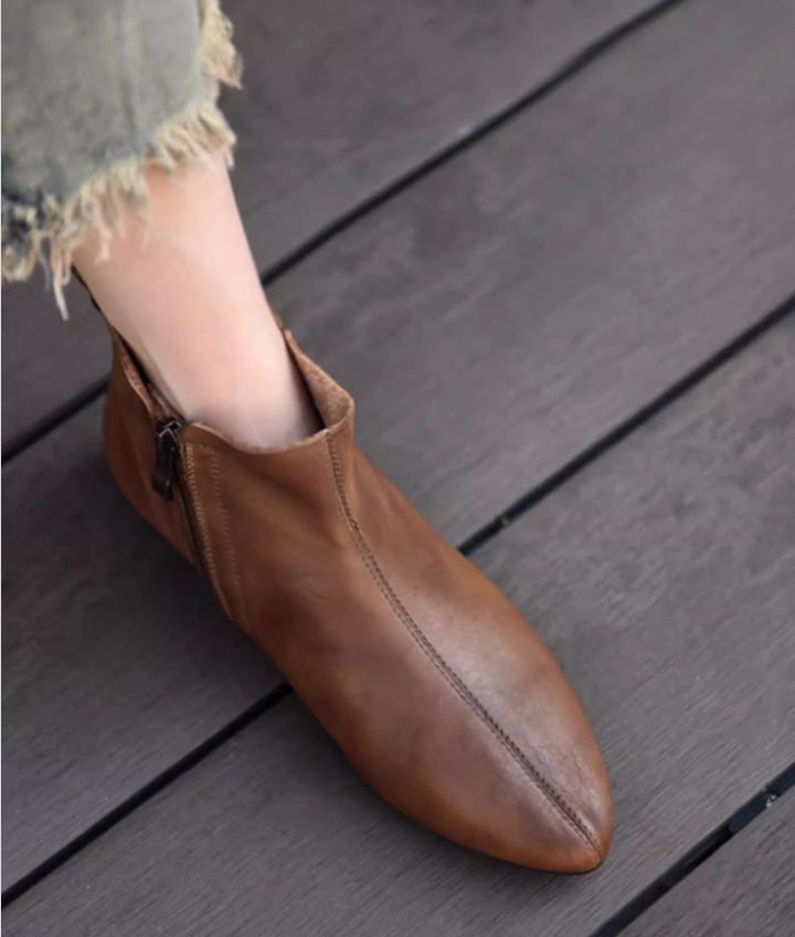 Retro Pointed-toe Short Boots for Women Flat Sole Lined with Fleece New Style Single Boot Genuine Leather Brown Black Color.