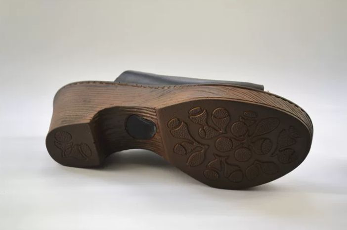 Leather High-Heeled Sandals with Pointed Toes Casual and Retro Style Made of Genuine Leather