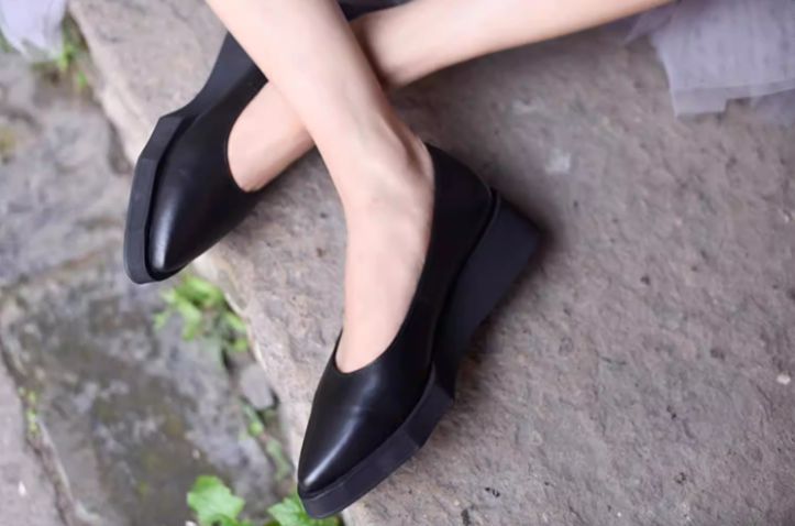 Handmade Leather Shoes for Women in Black/Beige
