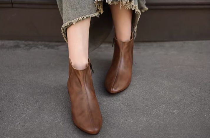 Retro Pointed-toe Short Boots for Women Flat Sole Lined with Fleece New Style Single Boot Genuine Leather Brown Black Color.