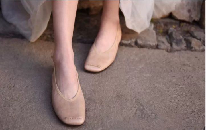 Retro Artistic Low Heel Women's Leather Flat Shoes in Brown / Khaki