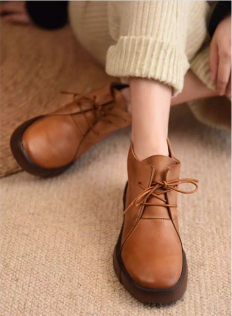 Vintage Boots with an English Style - Martin Boots for Women in Winter, With Thick Padding and a Short Heel.
