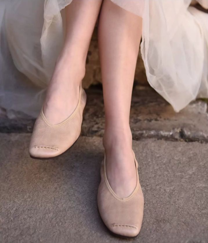 Retro Artistic Low Heel Women's Leather Flat Shoes in Brown / Khaki