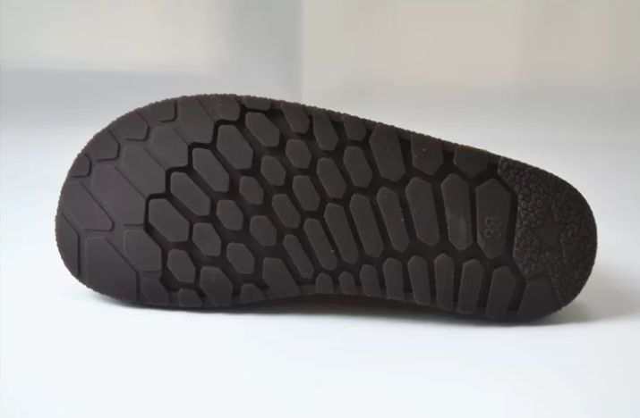 Soft Flat Leather One-Piece Slip-on Shoes with Deep Heel and Round Toe, Lightweight and Casual Made of Genuine Leather With a Retro Handcrafted Style, Suitable for Women.