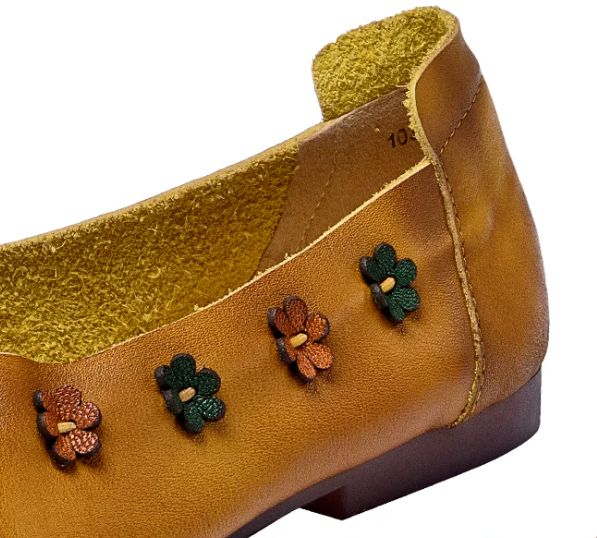 Spring 2026 New Style Flower-Patterned Cowhide Low-Heeled Sandals, Comfortable and Versatile, Soft-Bottomed Genuine Leather Shoes for Women Flat Heel.