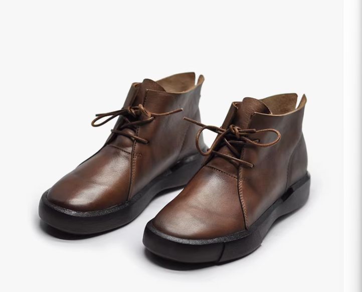Vintage Boots with an English Style - Martin Boots for Women in Winter, With Thick Padding and a Short Heel.