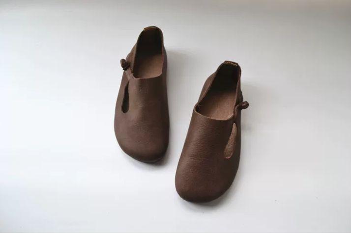 Handmade Leather Soft Flat Shoes For Women Retro Design With a Large Round Toe