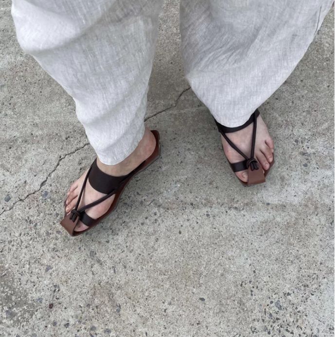 Leather Sandals Strap Flip-Flops Made of Genuine Leather Casual and Retro Style Women's Shoes