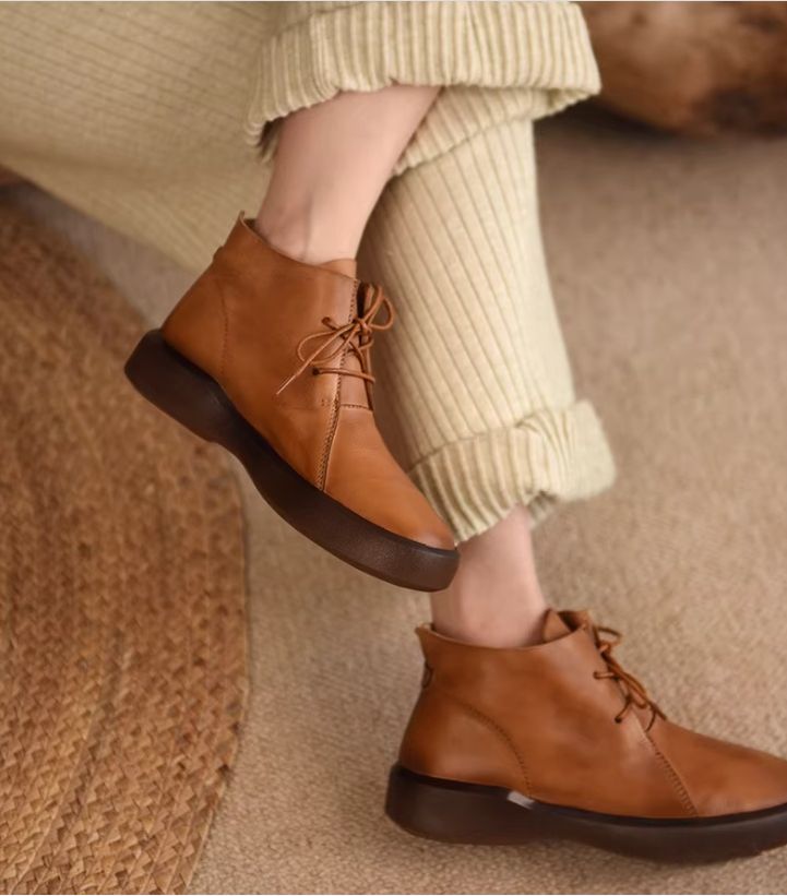 Vintage Boots with an English Style - Martin Boots for Women in Winter, With Thick Padding and a Short Heel.