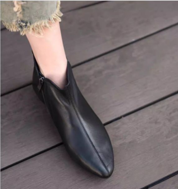 Retro Pointed-toe Short Boots for Women Flat Sole Lined with Fleece New Style Single Boot Genuine Leather Brown Black Color.
