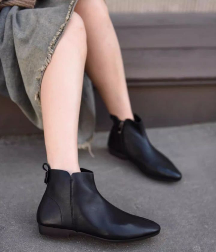 Retro Pointed-toe Short Boots for Women Flat Sole Lined with Fleece New Style Single Boot Genuine Leather Brown Black Color.