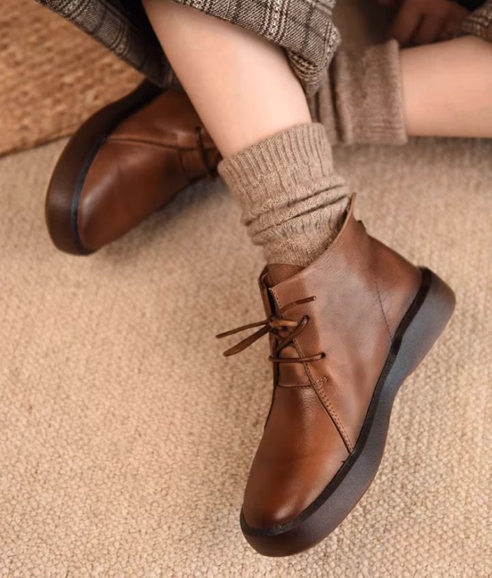 Vintage Boots with an English Style - Martin Boots for Women in Winter, With Thick Padding and a Short Heel.