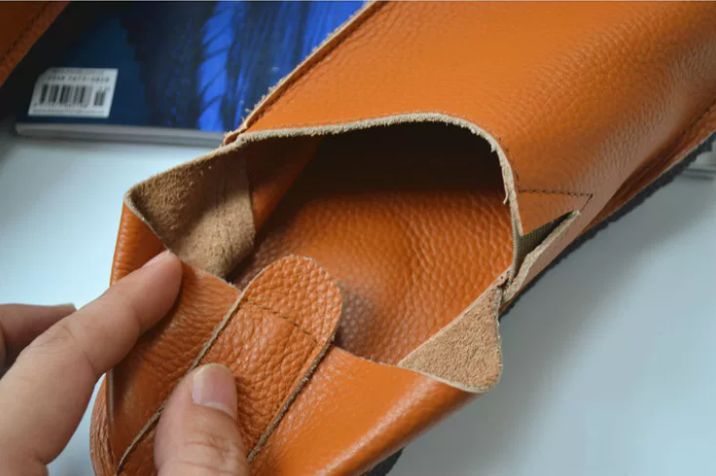 Soft Flat Leather One-Piece Slip-on Shoes with Deep Heel and Round Toe, Lightweight and Casual Made of Genuine Leather With a Retro Handcrafted Style, Suitable for Women.