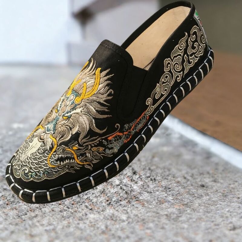 Old Beijing Cloth Shoes for Both Men and Women Made Multi-Layered Sole Chinese Style Embroidered Shoes