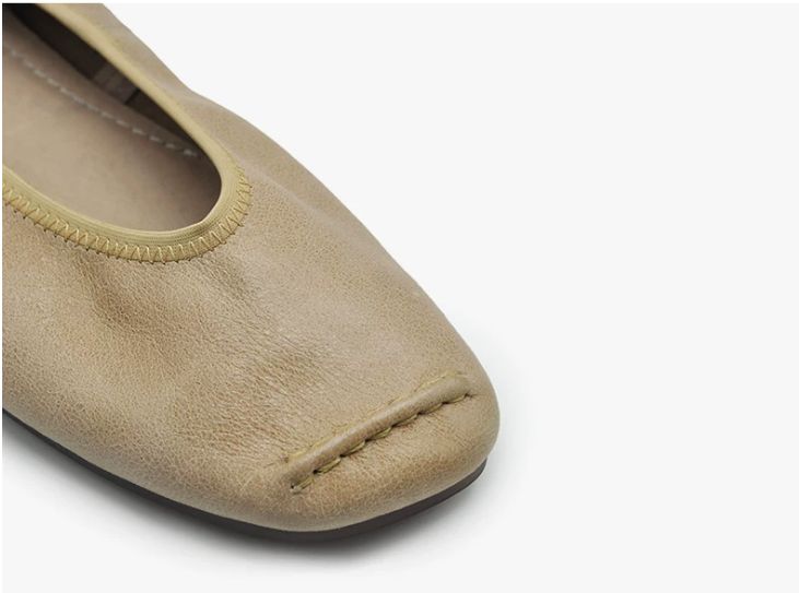 Retro Artistic Low Heel Women's Leather Flat Shoes in Brown / Khaki