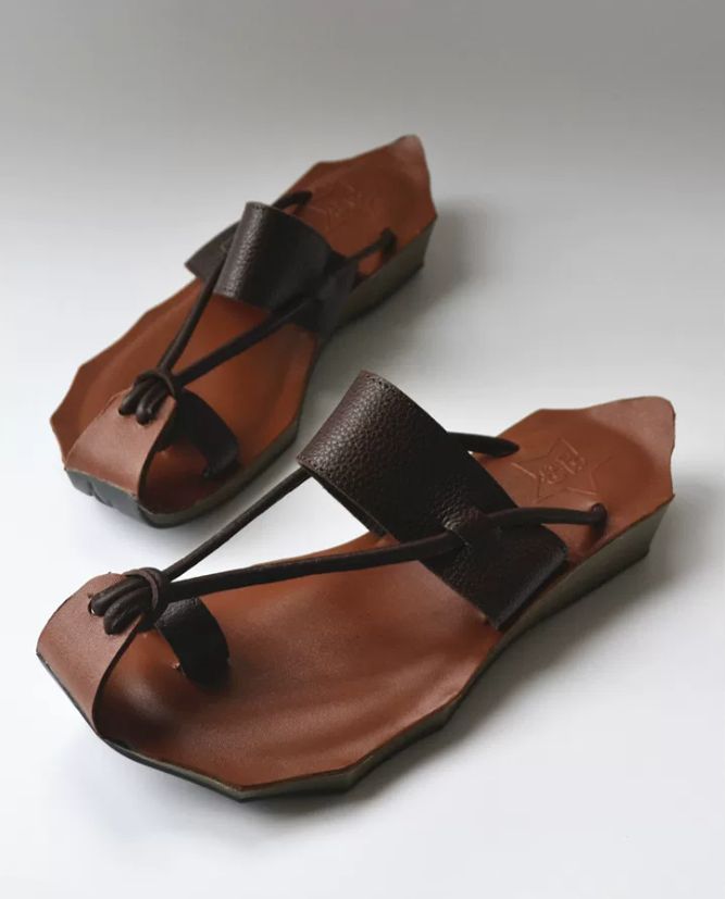 Leather Sandals Strap Flip-Flops Made of Genuine Leather Casual and Retro Style Women's Shoes
