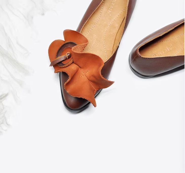 Vintage Leather Flower Flat Shoes for Women