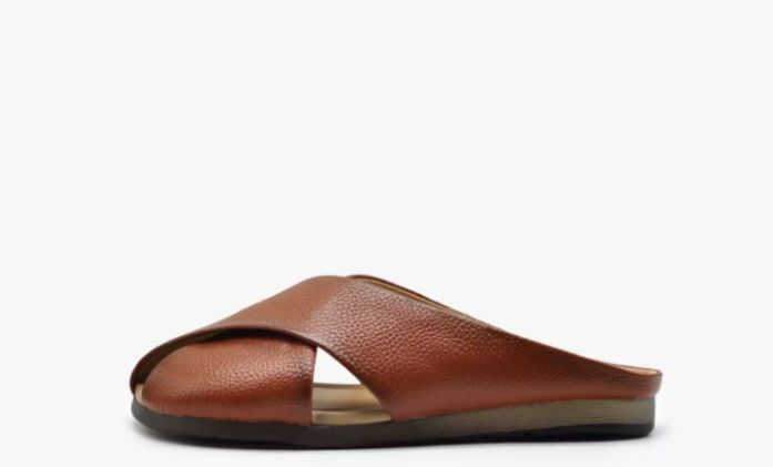 Handmade Leather Slippers for Women Flat-bottomed, Casual, Versatile, Soft-Soled, Fish-Toe Style Flip-Flop, Suitable for Outerwear
