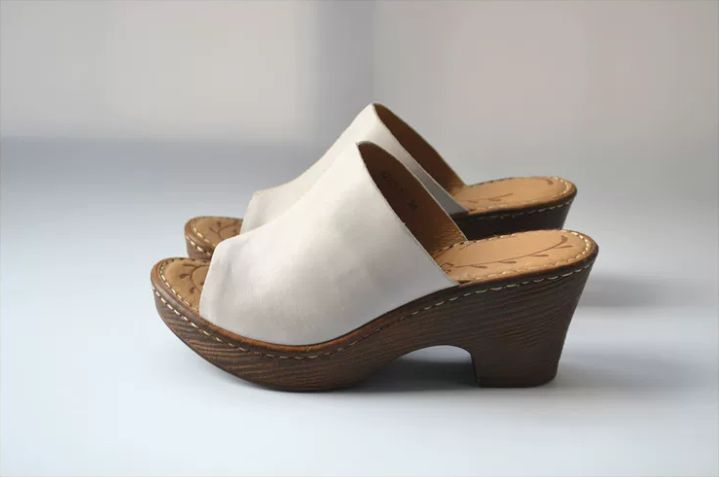 Leather High-Heeled Sandals with Pointed Toes Casual and Retro Style Made of Genuine Leather