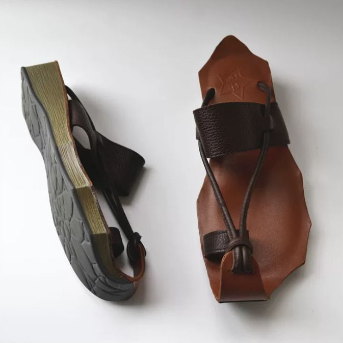 Leather Sandals Strap Flip-Flops Made of Genuine Leather Casual and Retro Style Women's Shoes
