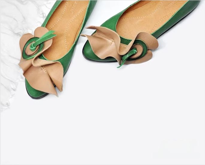 Vintage Leather Flower Flat Shoes for Women