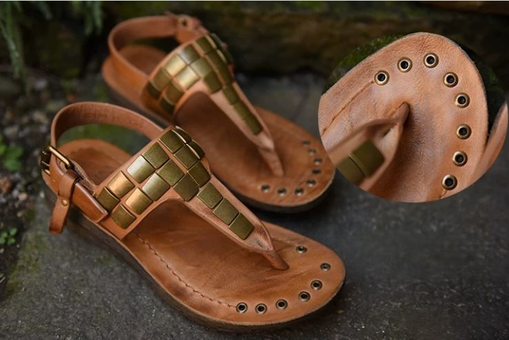 New Style Cowhide Sandals Rivet T-shaped Ankle and Toe Clasp Low-Heeled Retro Trendy Shoes