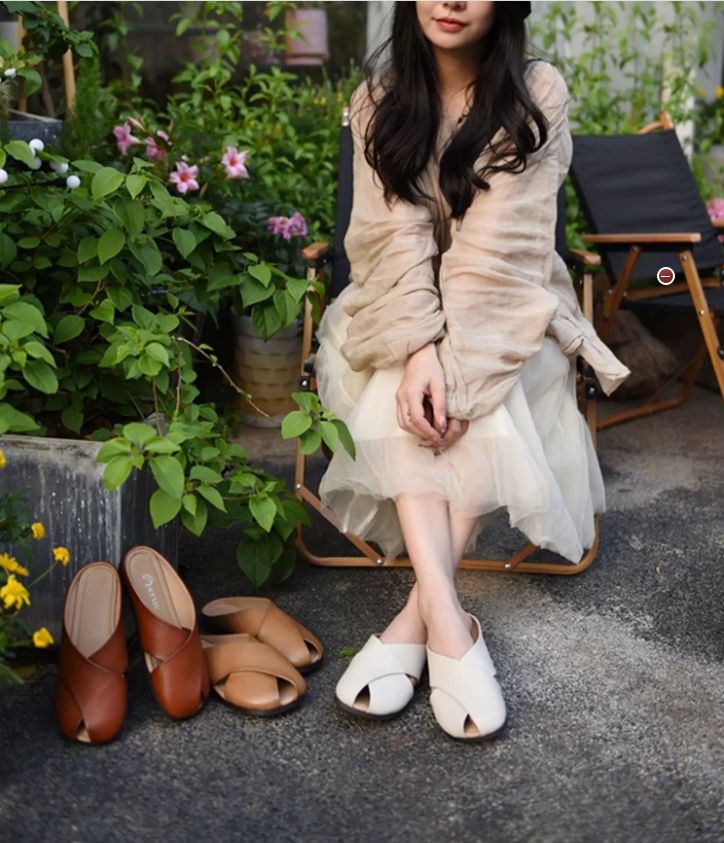 Handmade Leather Slippers for Women Flat-bottomed, Casual, Versatile, Soft-Soled, Fish-Toe Style Flip-Flop, Suitable for Outerwear