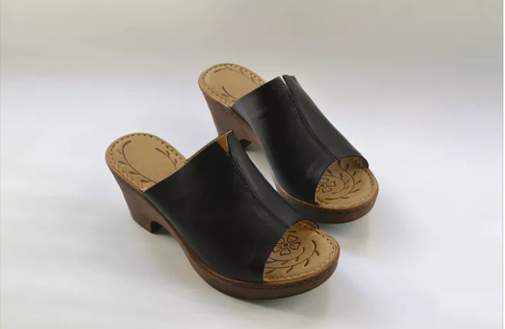 Leather High-Heeled Sandals with Pointed Toes Casual and Retro Style Made of Genuine Leather