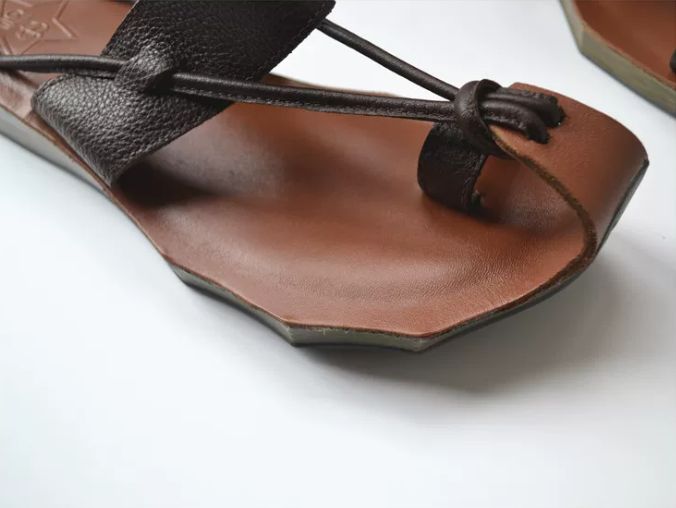 Leather Sandals Strap Flip-Flops Made of Genuine Leather Casual and Retro Style Women's Shoes
