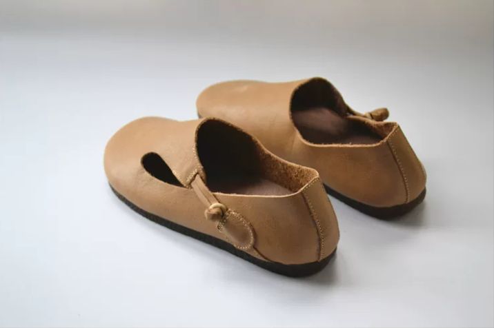 Handmade Leather Soft Flat Shoes For Women Retro Design With a Large Round Toe