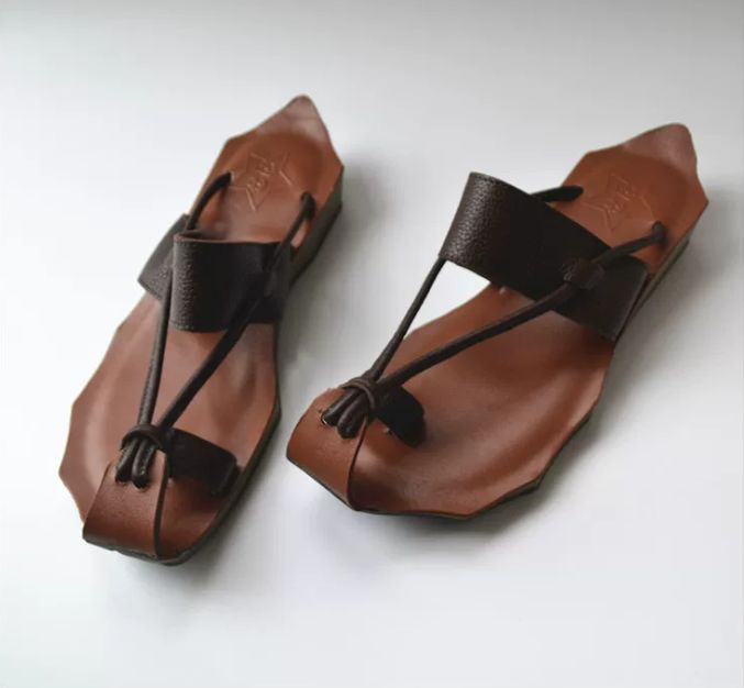 Leather Sandals Strap Flip-Flops Made of Genuine Leather Casual and Retro Style Women's Shoes