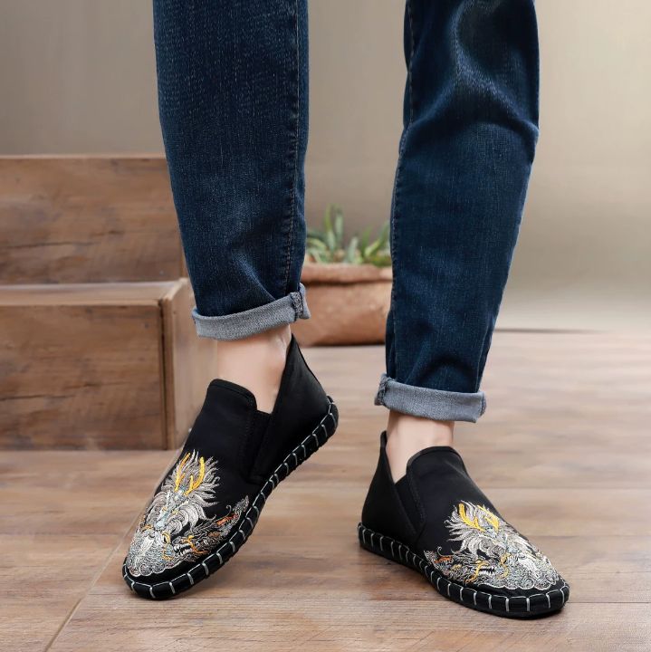 Old Beijing Cloth Boots for Both Men and Women Made Multi-Layered Sole Chinese Style Embroidered Shoes