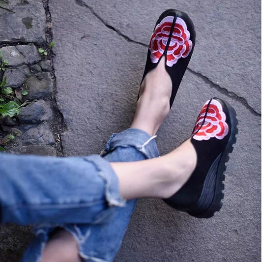 Women's Shoes for All Seasons,New Chinese-Style Wedge-Heeled LeatherShoes with Embroidered Flowers on the Midsole,  Trendy Footwear