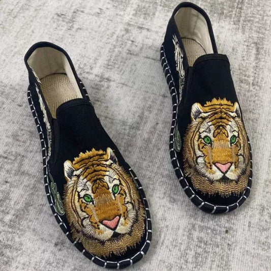 Old Beijing Cloth Shoes for Both Men and Women Made Multi-Layered Sole Chinese Style Embroidered Shoes
