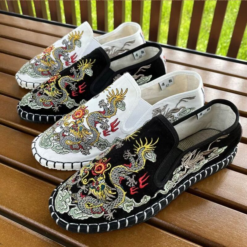 Old Beijing Cloth Shoes for Both Men and Women Made Multi-Layered Sole Chinese Style Embroidered Shoes