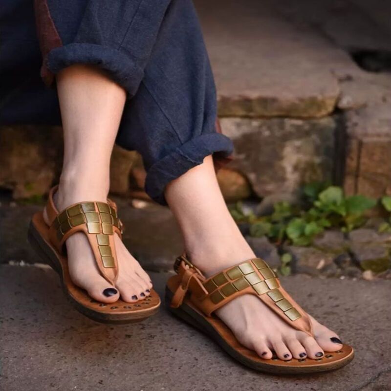 New Style Cowhide Sandals Rivet T-shaped Ankle and Toe Clasp Low-Heeled Retro Trendy Shoes
