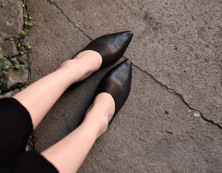 Handmade Leather Flat Shoes for Women in Brown/Black