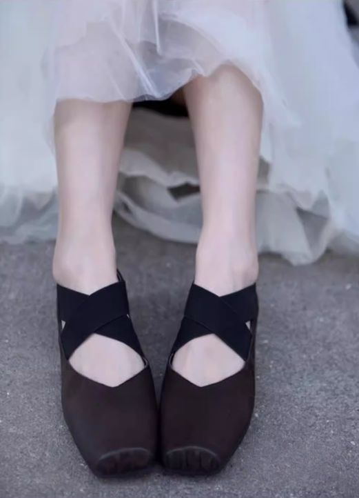 Retro Artistic Ballet Shoes - Leather Square-Toe Single Shoes with Slender Opening and Flat Bottom